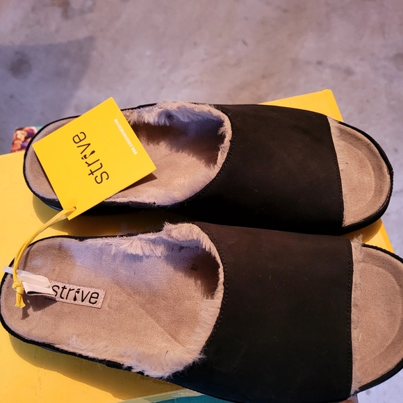 Ladies sandals - Picture 2 of 8